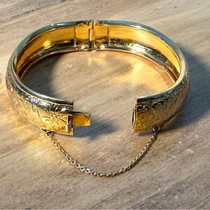 Vintage Gold Floral Etched Chunky Bagel Bracelet 7” With Safety Chain